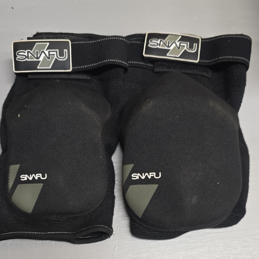 Black Knee Pads for Men